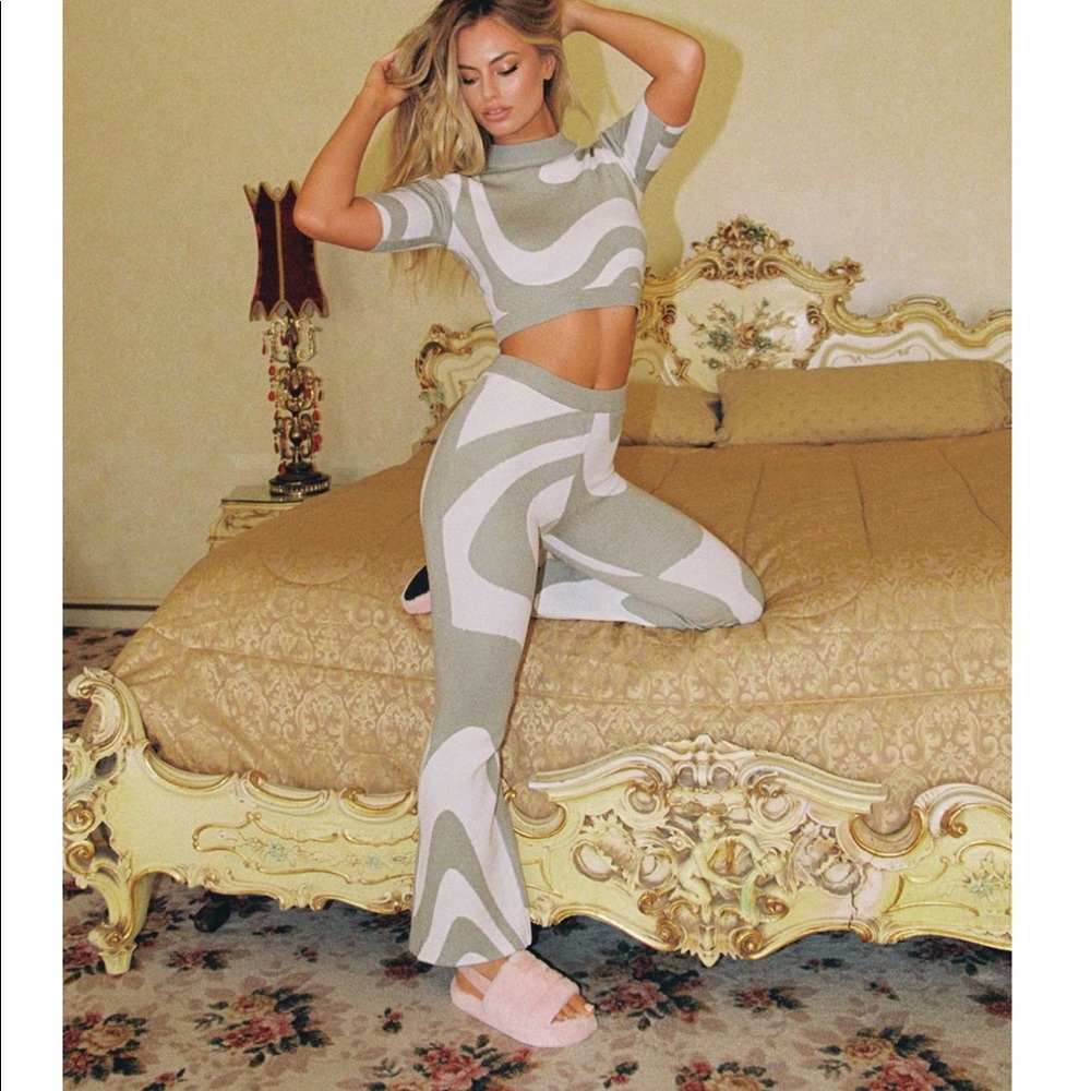 Cute sage color set! Worn and washed ONCE!